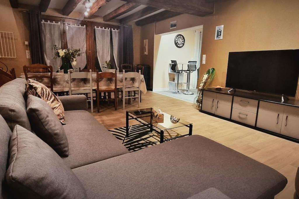 Grand Gite - Le Saint-Chrirtophe Châteauroux Extérieur photo